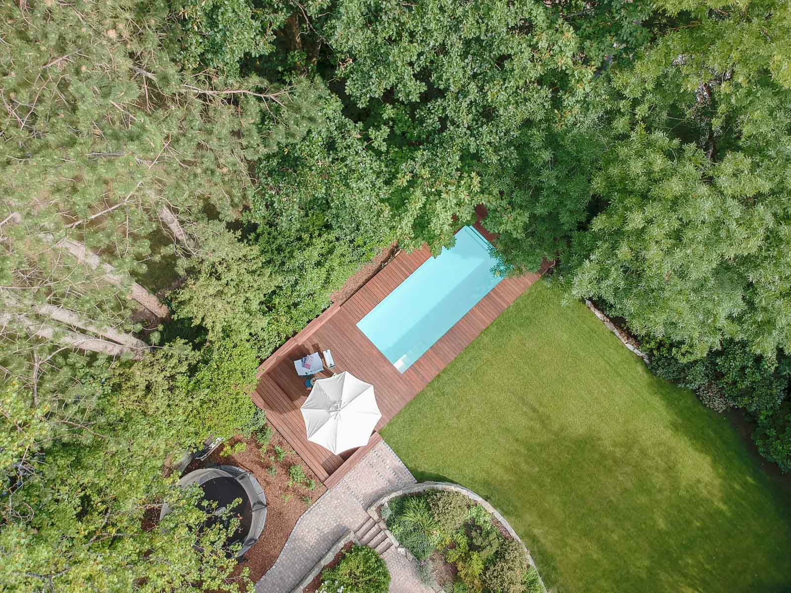 Waldschwimmbad Gartenschwimmbad, Holzterrasse, Luftbild