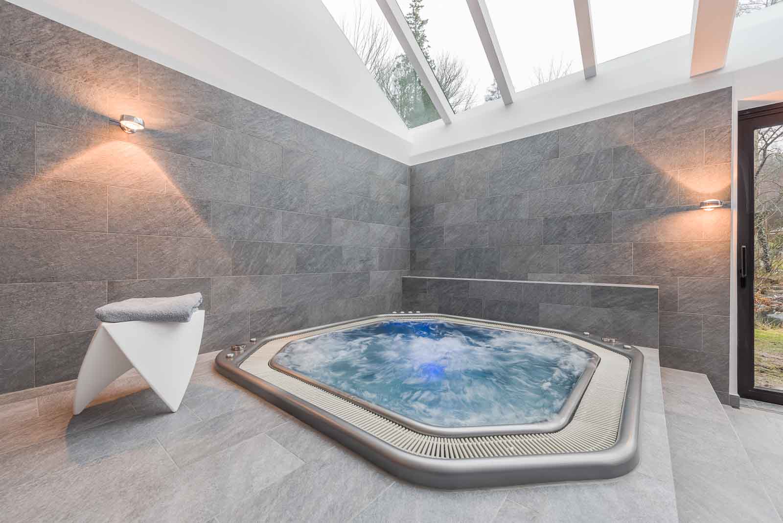 Vorher – Nachher – WOW Einbauwhirlpool, Jacuzzi, Wassersprudel
