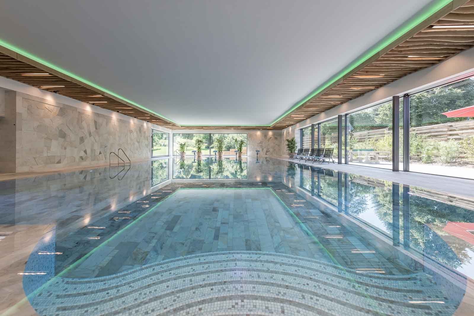 Academy-Pool Glatt, Schwimmbad, Wasseroberflaeche